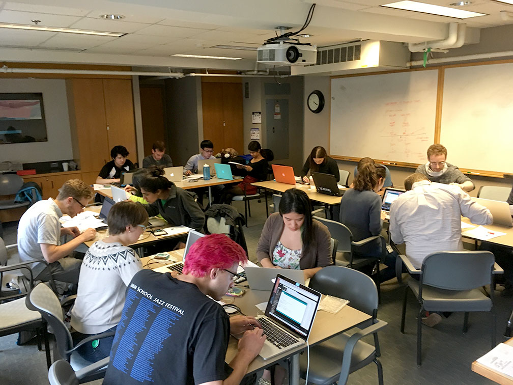 Students working on nanocourse projects
